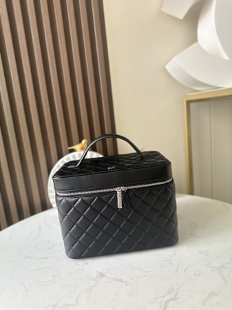 Chanel Quilted Vanity Case Bags 25x16x18cm