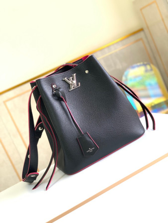 LV LOCKME BUCKET M54677