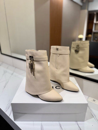 UA Givenchy Boots