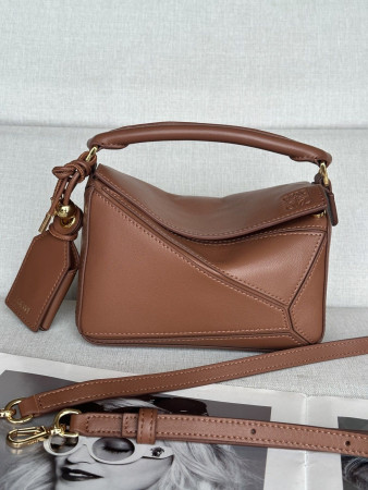 Loewe Mini Featherlight Puzzle Bag Nappa Lambskin 18x12.5x8cm