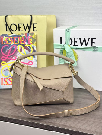 LOEWE Small Puzzle bag in classic calfskin 24x10.5x16.5cm