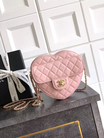 Chanel 25B Heart Bag AS5764 18x19x5cm