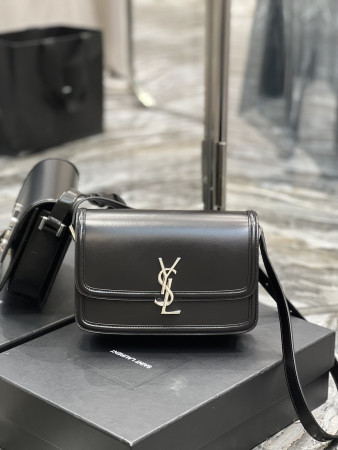 YSL SOLFERINO MEDIUM IN GLAZED LEATHER BLACK 9.1 X 6.3 X 2.4 INCHES