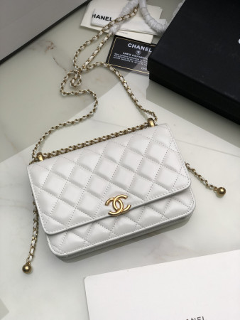 CHANEL CLASSIC WALLET ON CHAIN WHITE 4.8 × 7.5 × 1.4 in