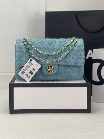 CHANEL CLASSIC 11.12 HANDBAG  Tweed & Gold-Tone Metal 6 × 9.9 × 2.5 in