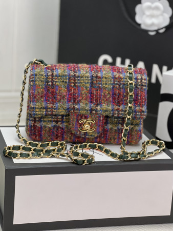 CHANEL MINI CLASSIC 11.12 HANDBAG Tweed & Gold-Tone Metal 4.7 × 7.8 × 2.3 in