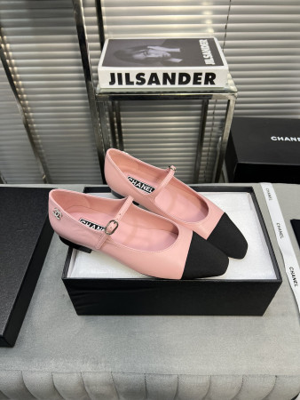 UA CHANEL MARY JANES Lambskin