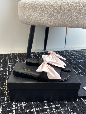 UA CHANEL WOMEN'S SLIDES