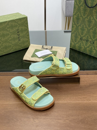 UA GUCCI WOMEN'S SANDAL WITH DOUBLE G