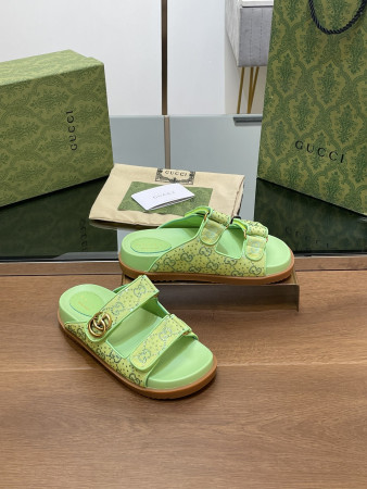 UA GUCCI WOMEN'S SANDAL WITH DOUBLE G