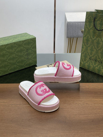 UA GUCCI WOMEN'S INTERLOCKING G SLIDE