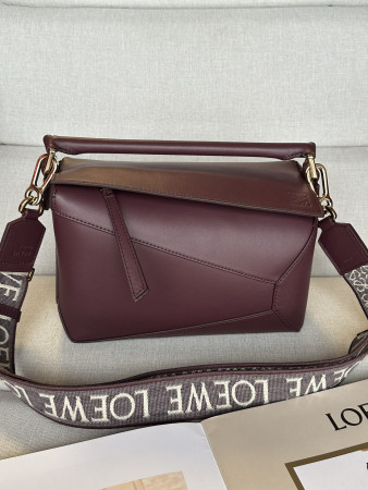 LOEWE Small Puzzle bag in classic calfskin 24x10.5x16.5cm