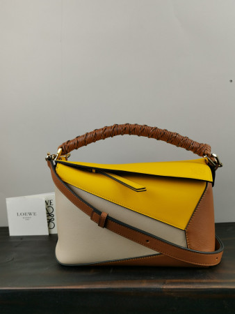 LOEWE Small Puzzle bag in classic calfskin 24x10.5x16.5cm