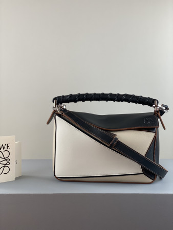 LOEWE Small Puzzle bag in classic calfskin 24x10.5x16.5cm