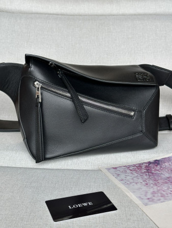 LOEWE Small Puzzle bag in classic calfskin 24x10.5x16.5cm
