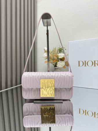 Dior Miss Dior flap bag 22 x 11 x 6 cm