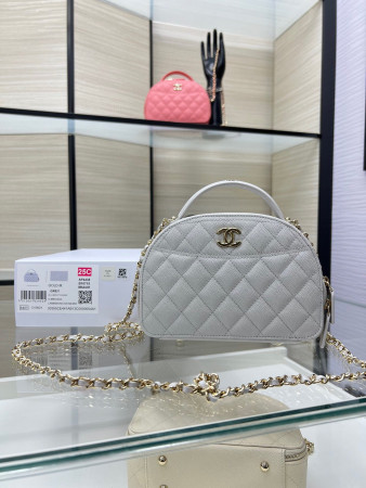 Chanel 25C Chain shell bag 18X16X6cm