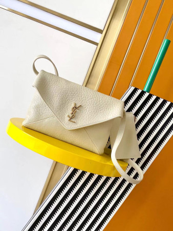 YSL Cassandra envelope messenger in lambskin 23x16.5x6CM