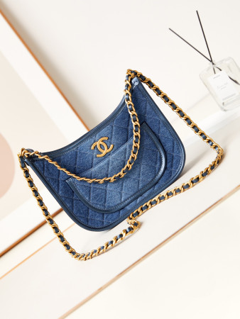 Chanel 24s Denim Retro HOBO Bag 20x24x6cm