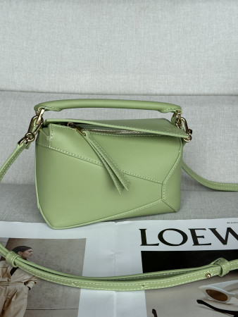 Loewe Mini Classic Puzzle Bag in Calfskin 18x12.5x8cm