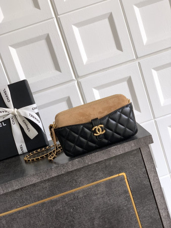 Chanel Zipped Phone Holder With Chain AP4743 10x18x3cm