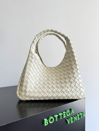 Bottega Veneta Medium Campana 20x33x16.5cm