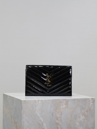 YSL Cassandra WOC envelope chain wallet in patent leather 19 x 12.5 x 3.5cm