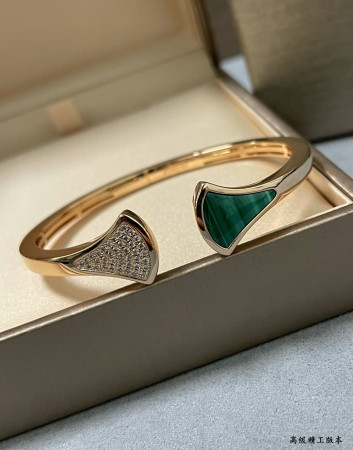 Bvlgari Natural Malachite Scalloped Skirt Bracelet