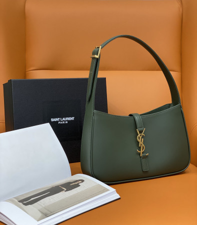 YSL LE 5 À 7 IN SMOOTH LEATHER VERT FONCE  23 X 16 X 6.5 CM