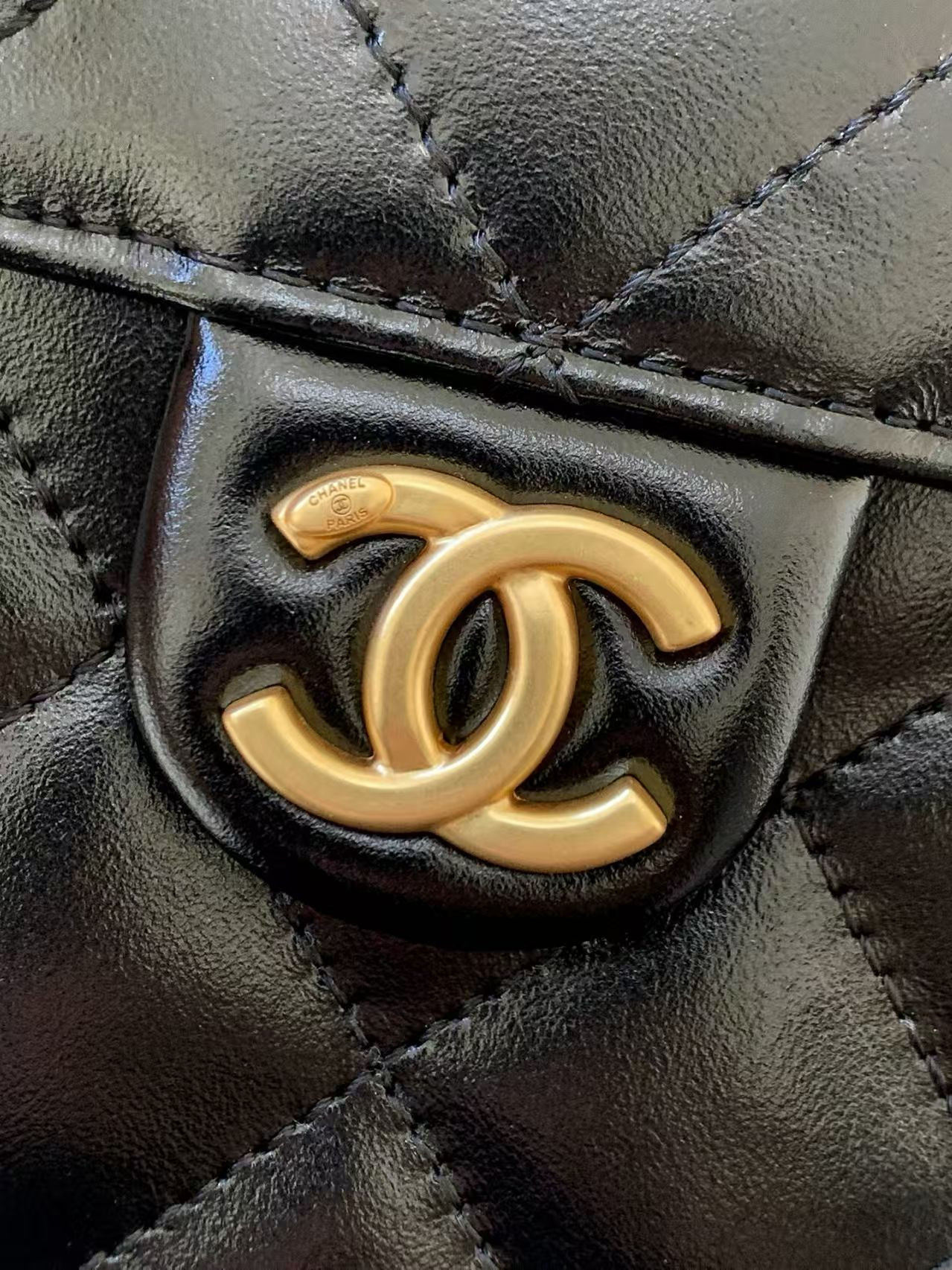 CHANEL 25C Bucket BAG 30x26x14cm