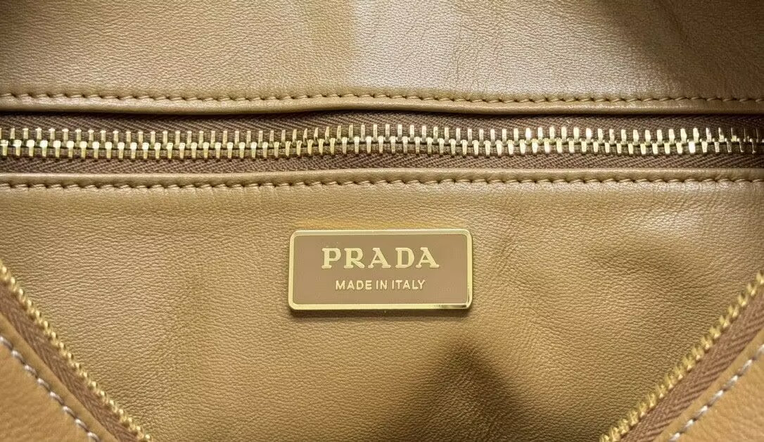 Prada Aimée large leather shoulder bag 39x23x12cm