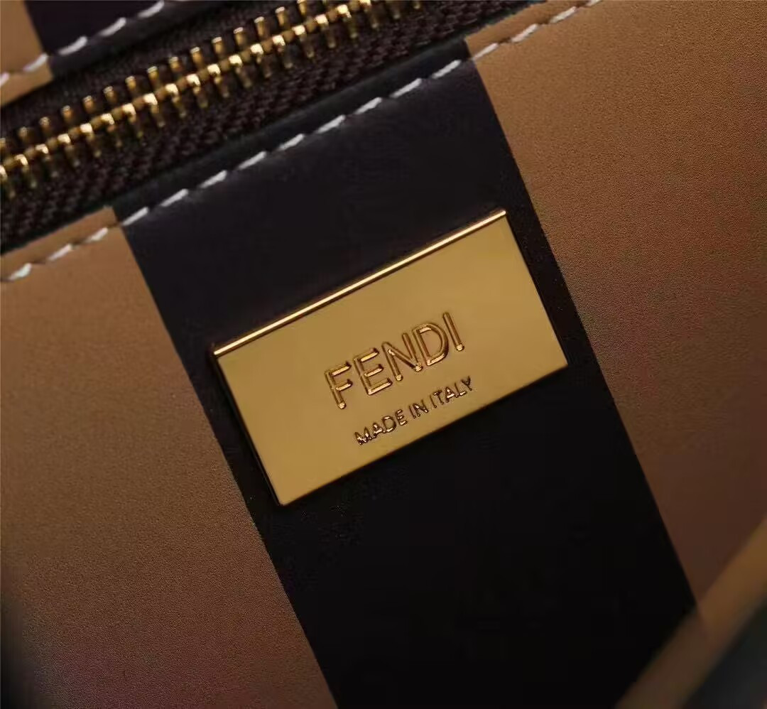 Fendi 8315C Peekaboo bag 23x9x20cm