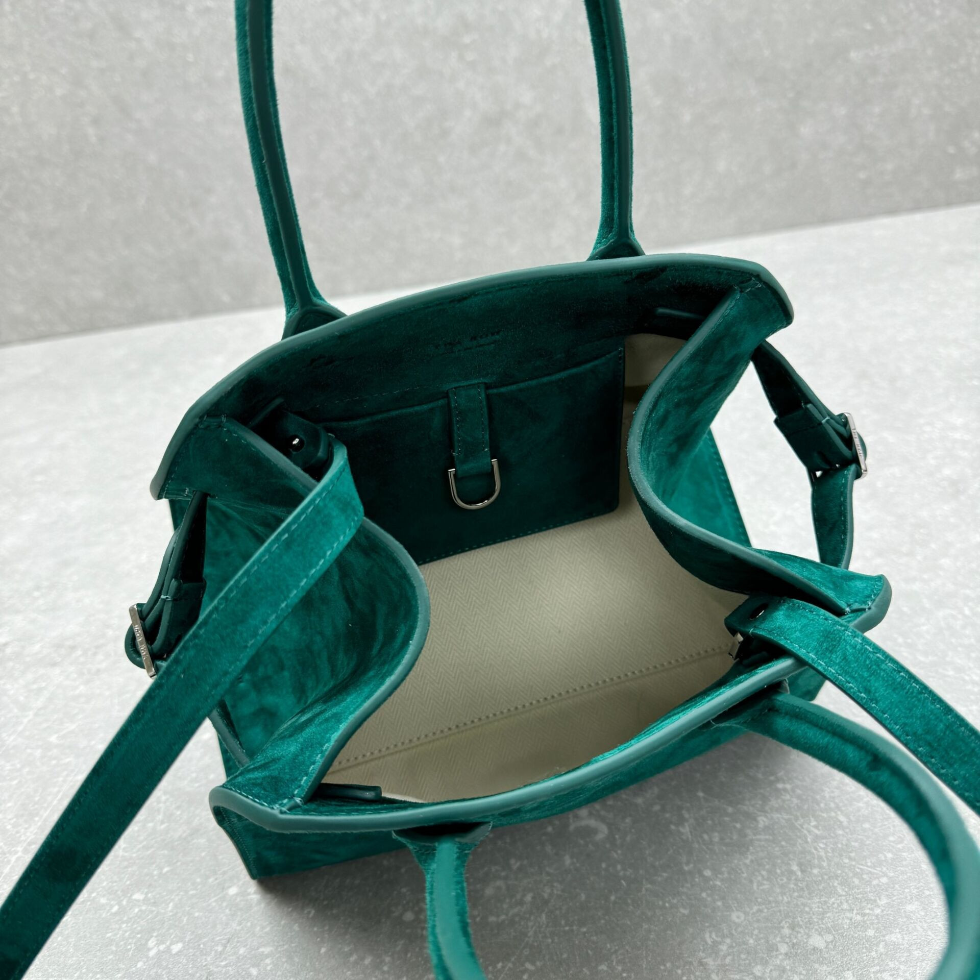 THE ROW Soft Margaux 10 Bag 26x17.5x21cm