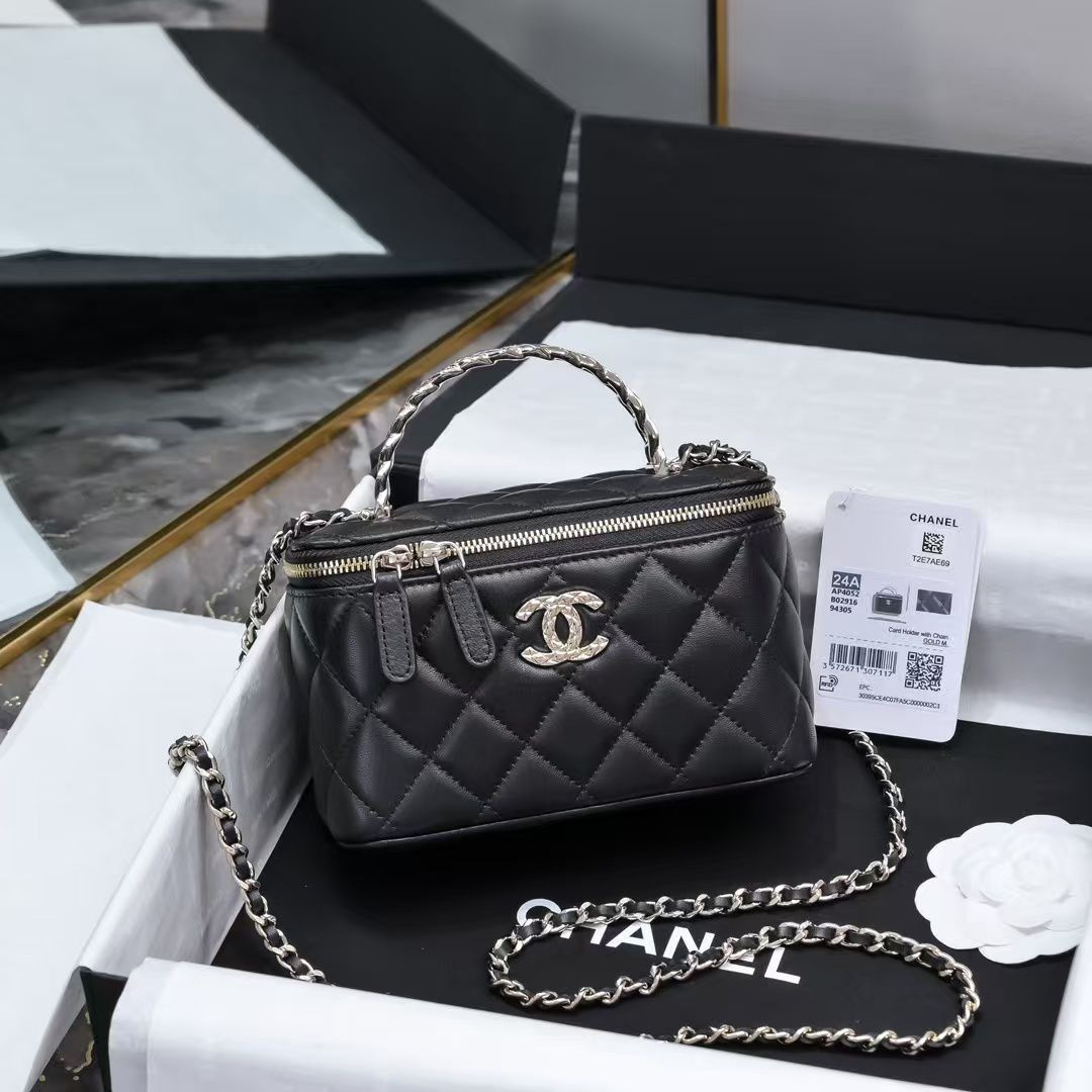 Chanel Clutch With Chain 10x16x8cm