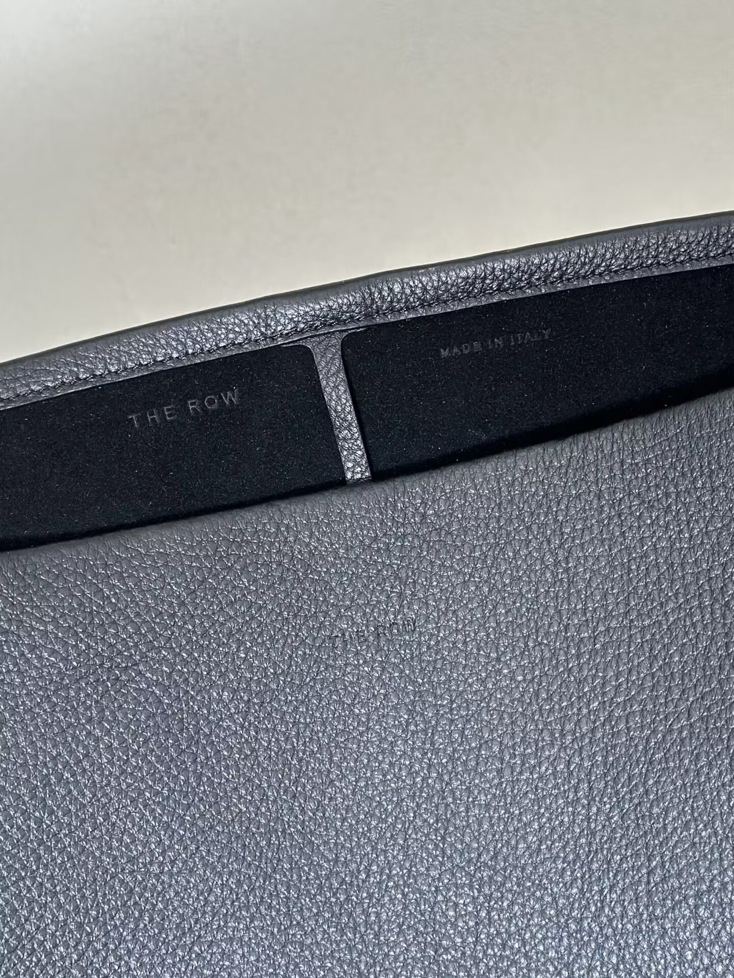 The Row Large N/S Park Tote Bag in Leather 38x43x20cm