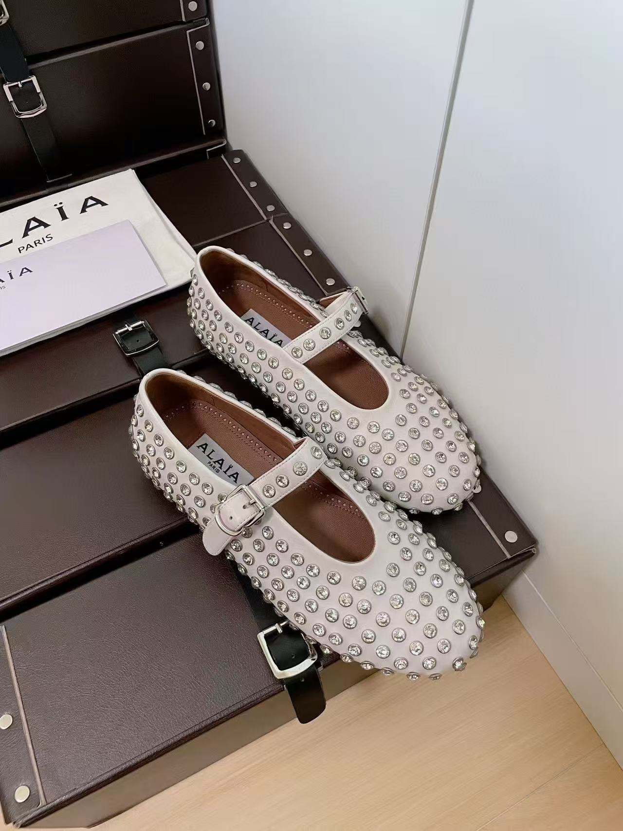 UA ALAÏA STRASS BALLET FLATS