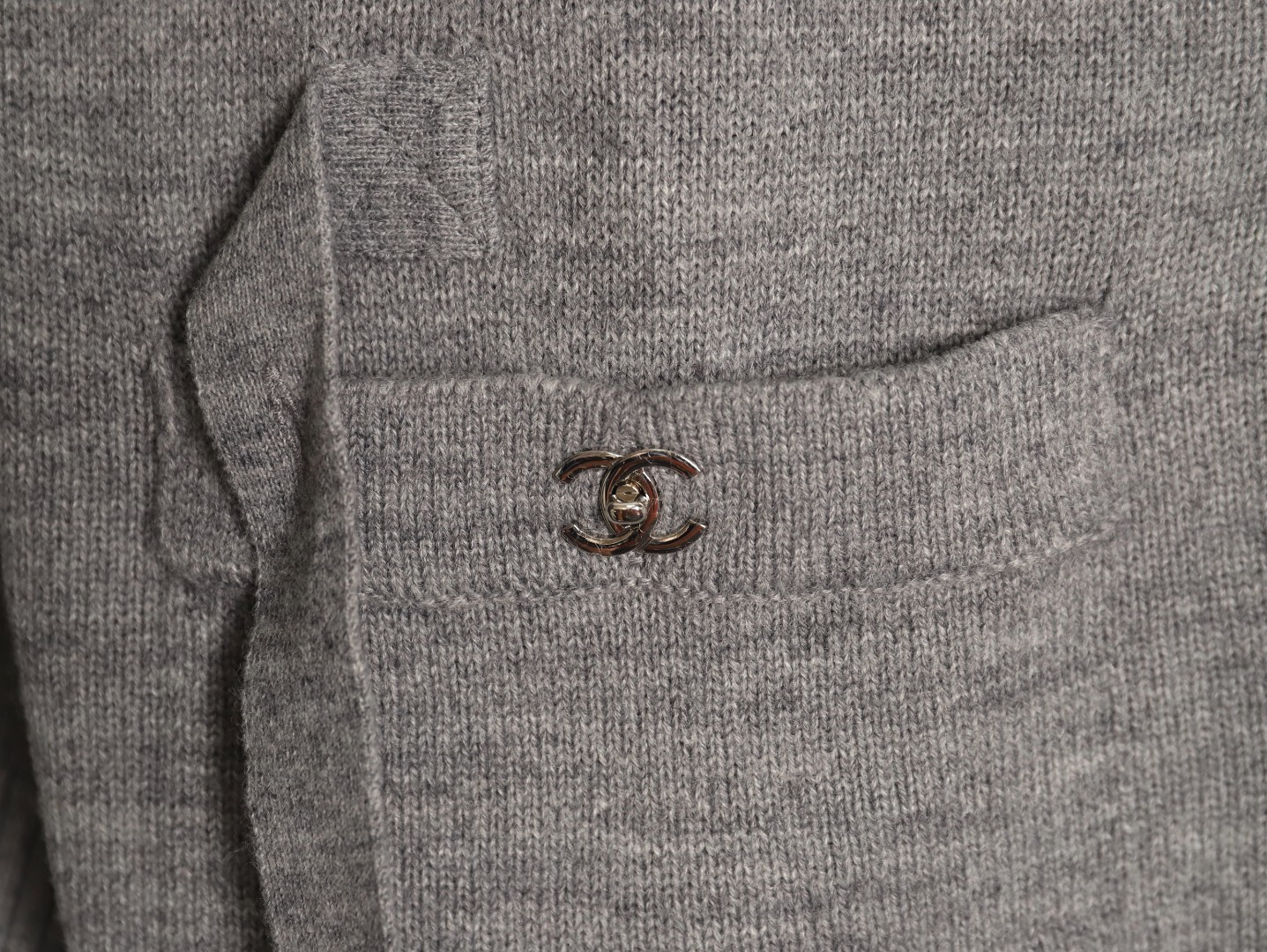 Chanel Knitting Cardigan