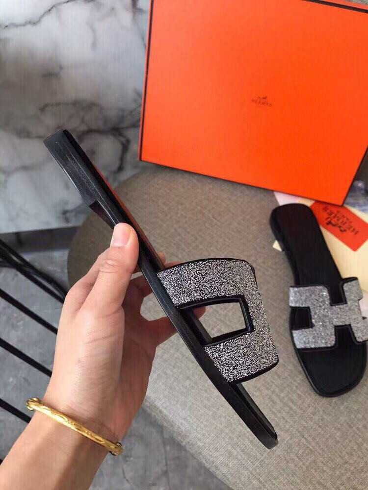 UA Hermès Oran sandal