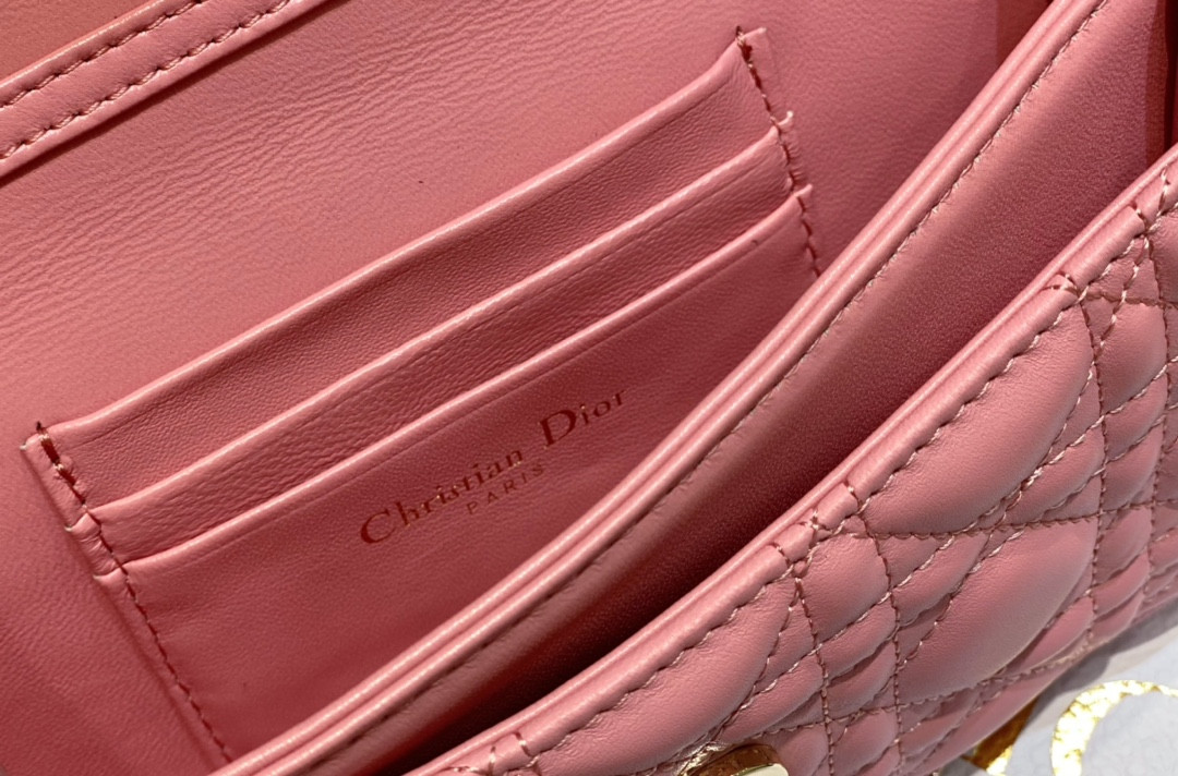 MISS DIOR MINI BAG Melocoton Pink Pearlescent Cannage Lambskin S0980ONJL_M92P 21 x 11.5 x 4.5 cm