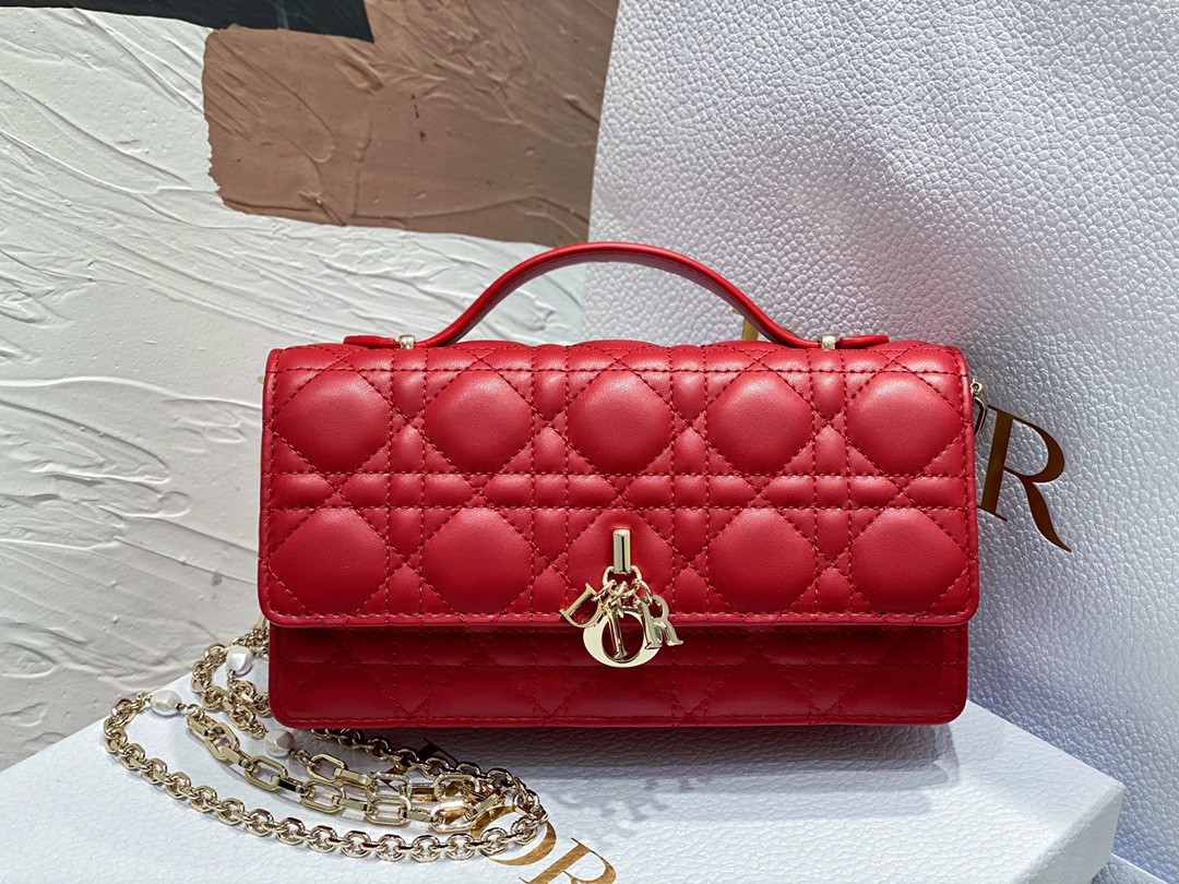 MISS DIOR MINI BAG Crimson Red S0980ONMJ-M57R 21 x 11.5 x 4.5 cm
