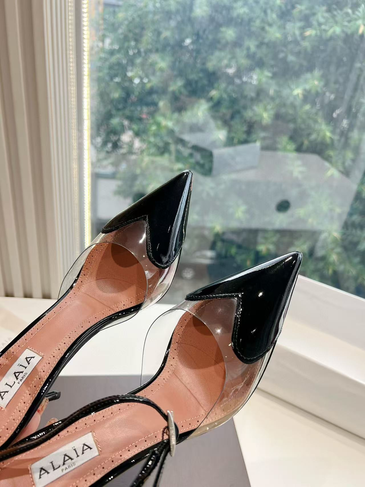 UA ALAÏA Patent Heart-Toe Stiletto Pumps