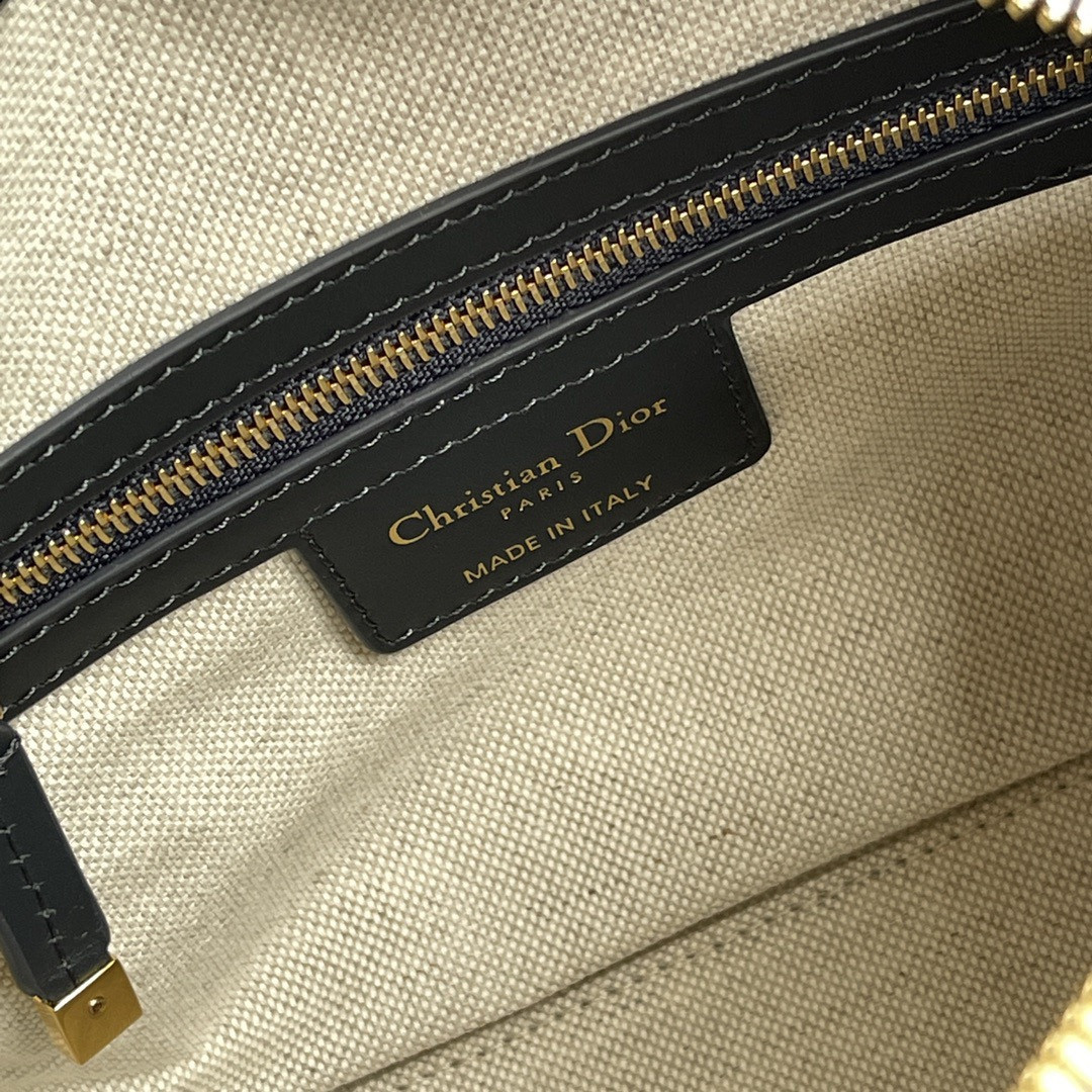 Dior Groove 20 Bag Blue Dior Oblique Jacquard 20.5 x 13.5 x 12 cm / 8 x 5.5 x 4.5 inches