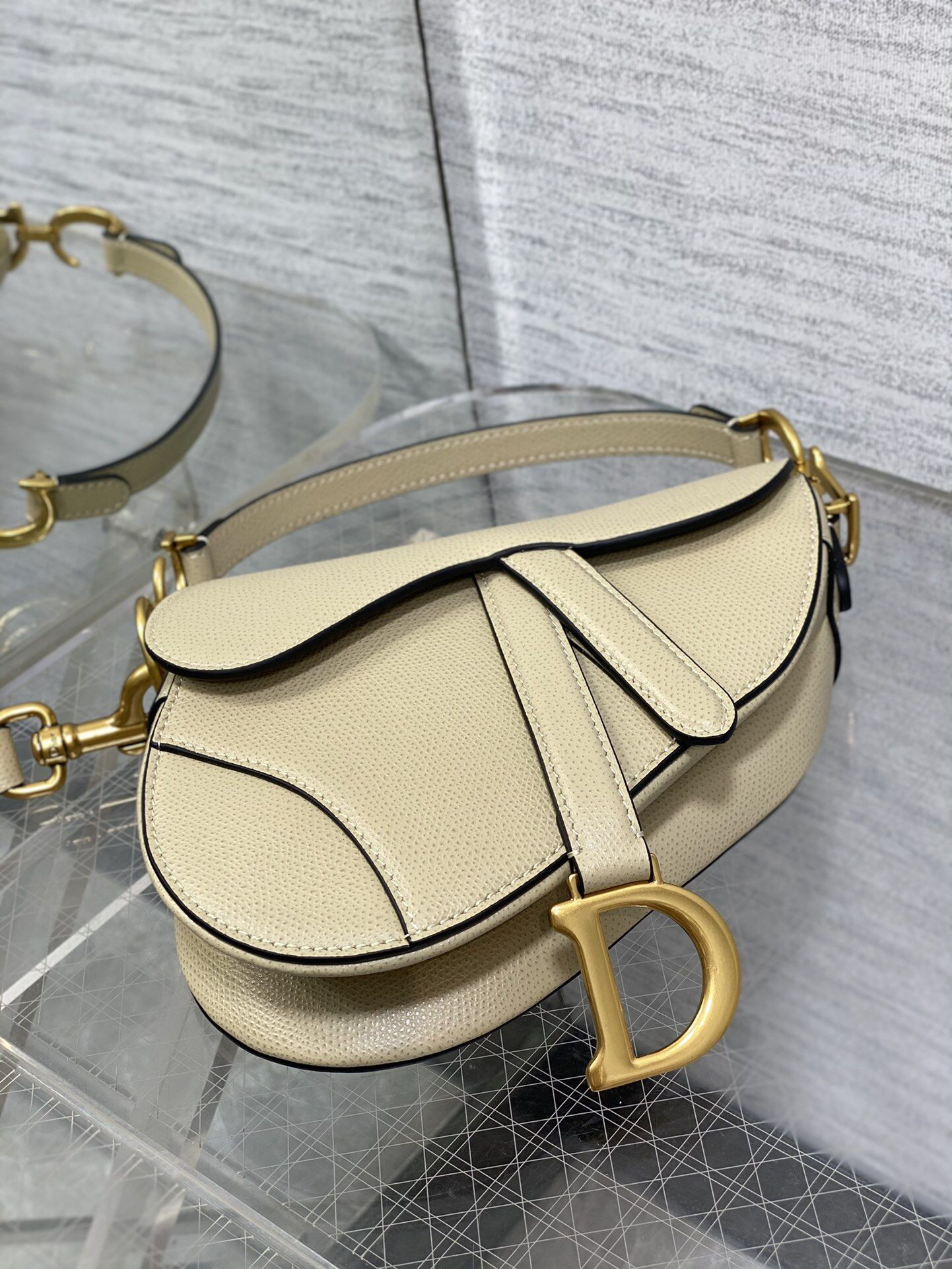 Dior Saddle Bag 25.5 x 20 x 6.5CM
