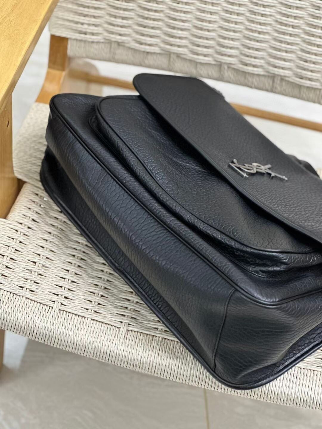 YSL NIKI OVERSIZED in Grained Lambskin 47x34x16cm