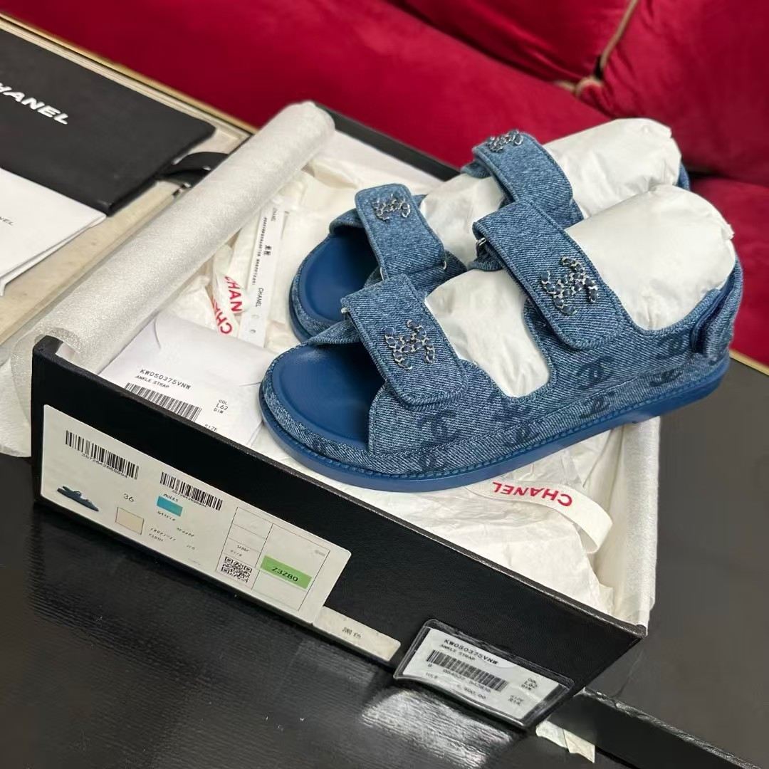 UA Chanel Slides