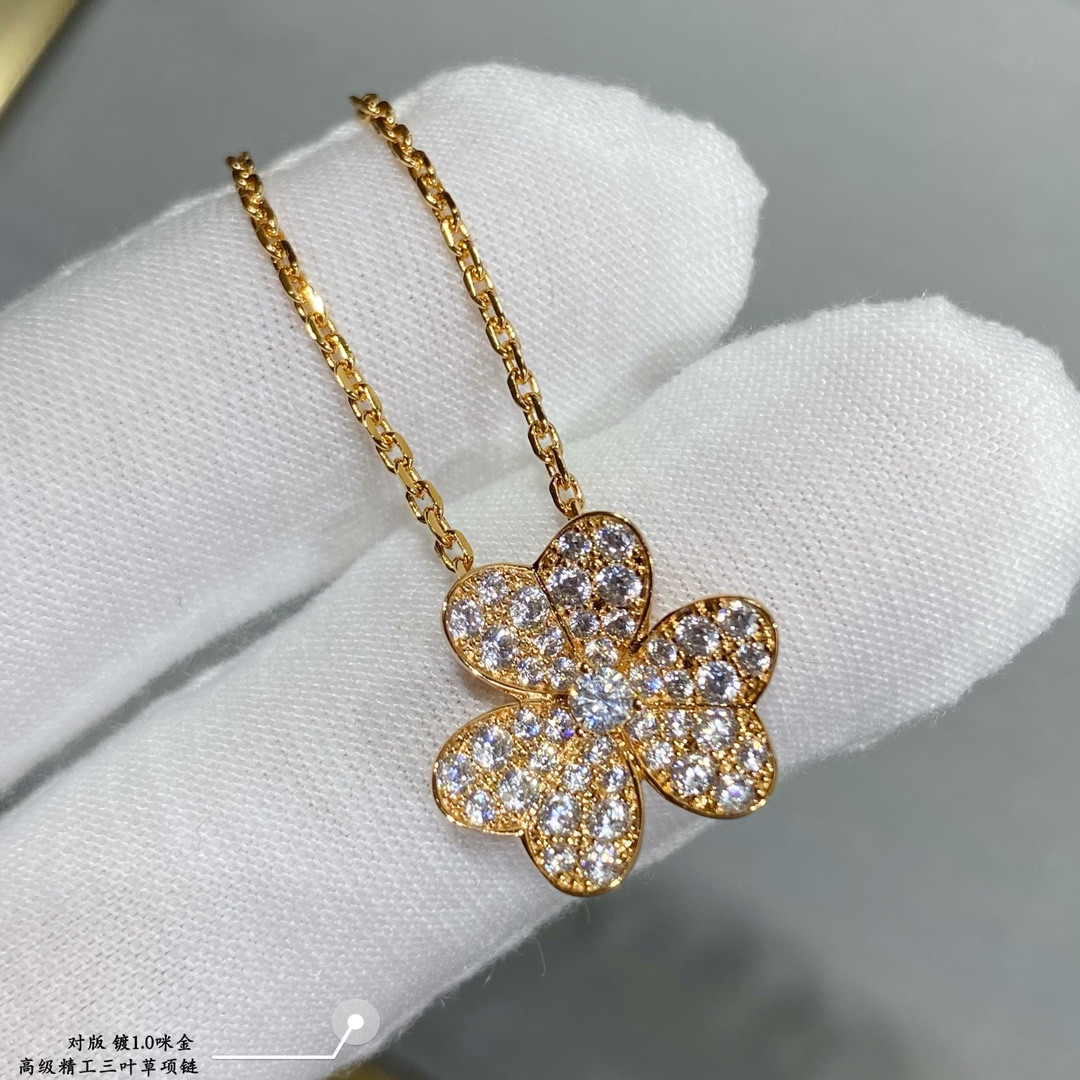 Van Cleef & Arpels Full diamond clover Necklace