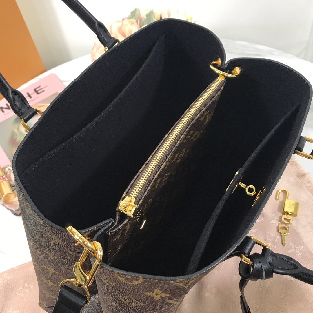 LV TOTE FLEUR M43550