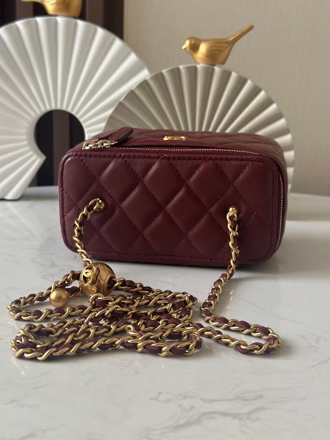 CHANEL Vanity With Chain 9.5x17x8cm