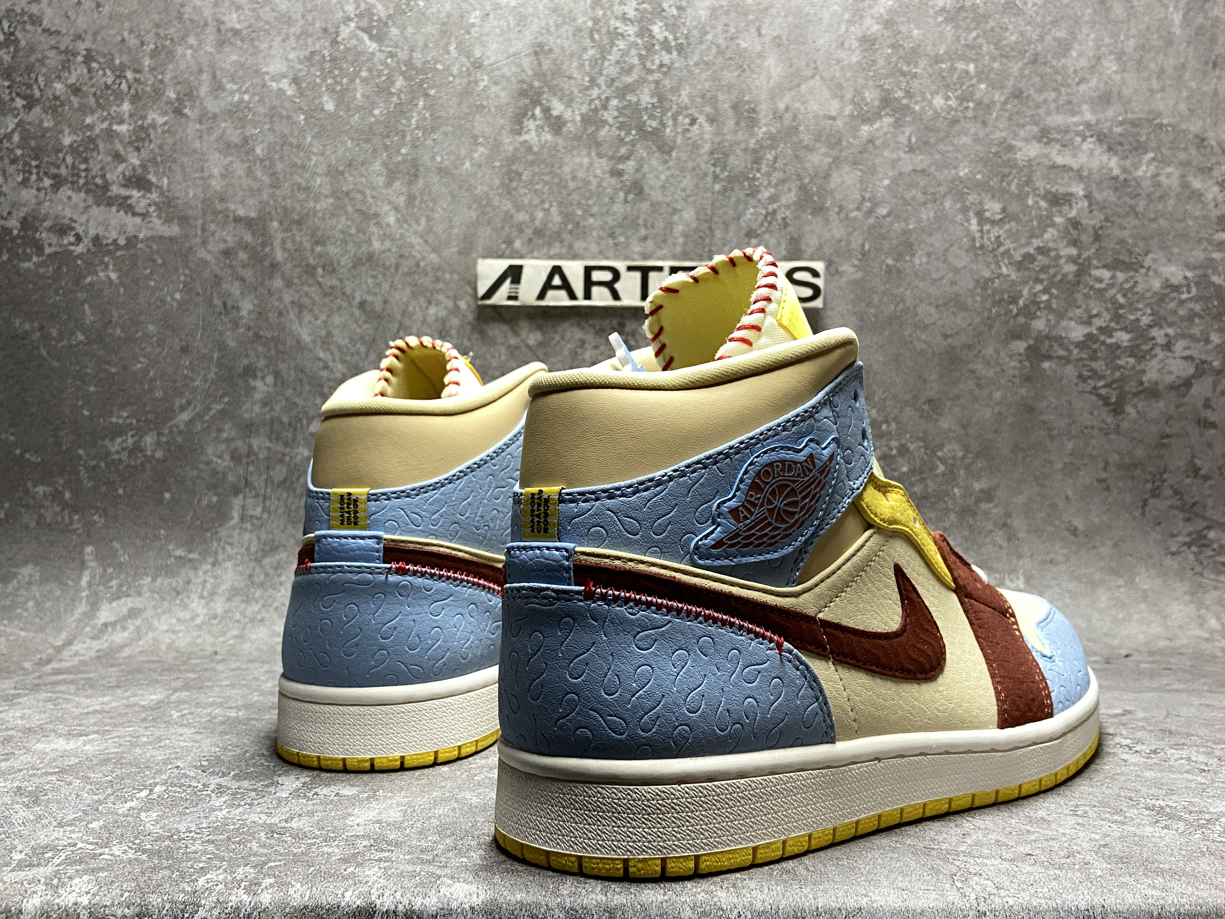 Air Jordan 1 Mid SE Fearless Maison Chateau Rouge