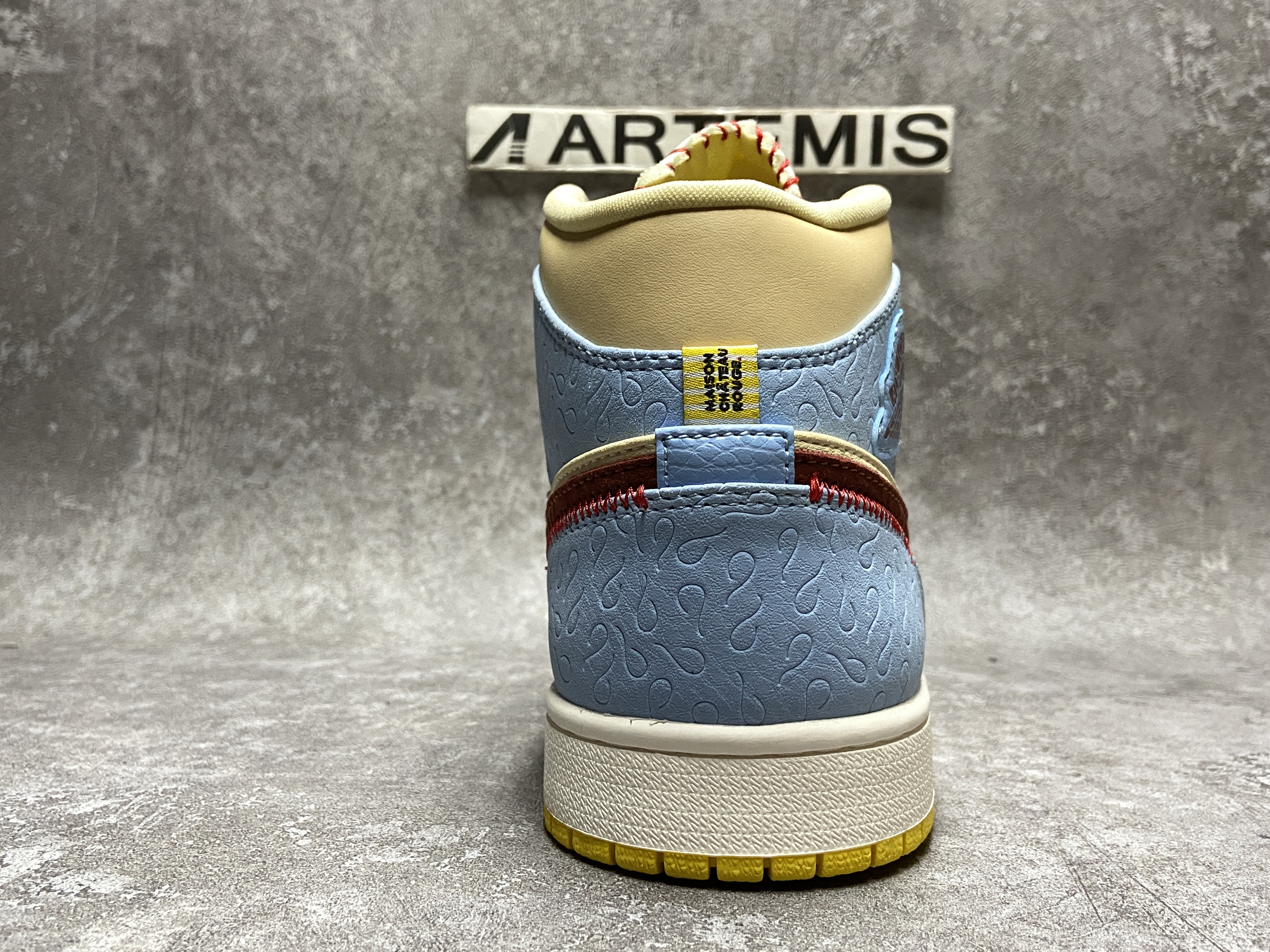 Air Jordan 1 Mid SE Fearless Maison Chateau Rouge